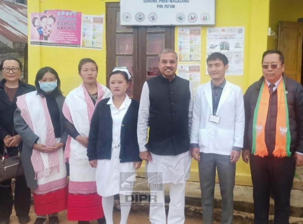 Union Minister of State, Dr Munjpara Mahendrabhai with Ayush Doctors at Ayush Health & Angawati Centres at Sohomi village, Phek on January 27. (DIPR Photo)